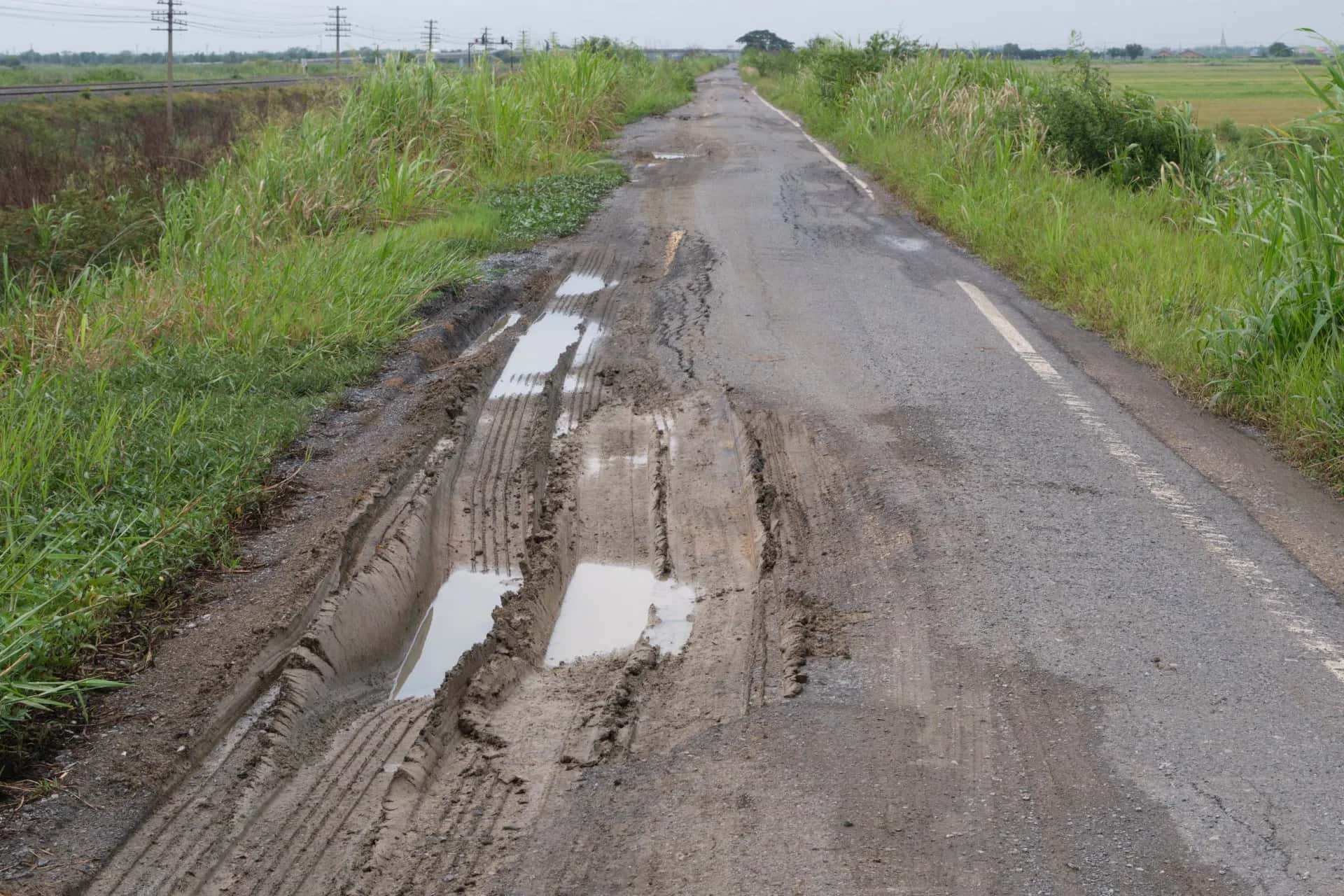 Illinois Paving / WHY IS YOUR PAVEMENT FAILING AGAIN?